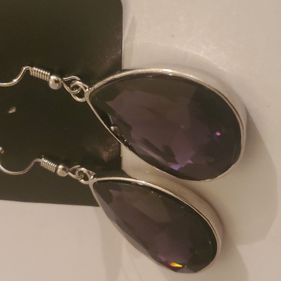 EARRING - Picture 2 of 5